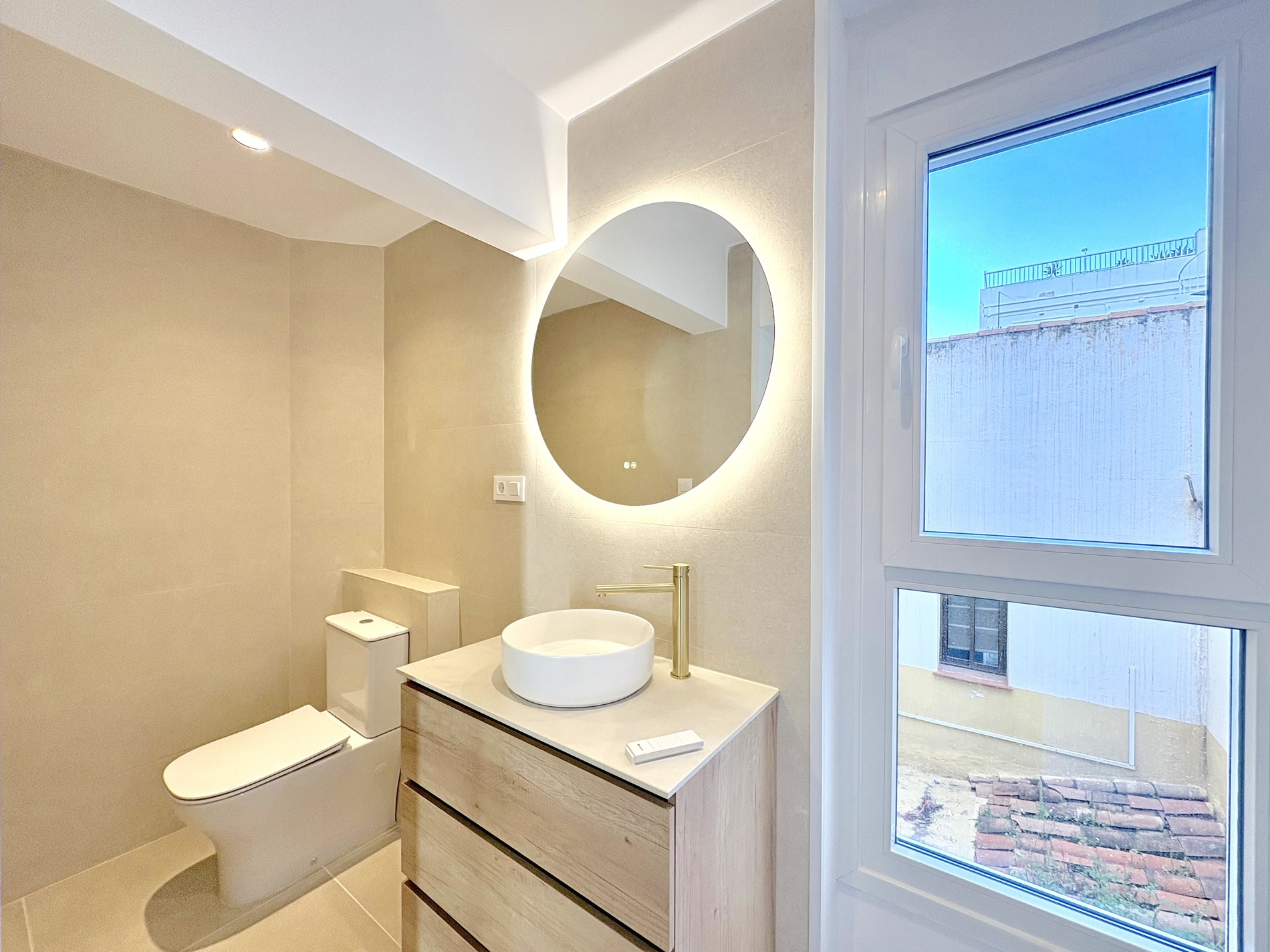 2 Bedroom Apartment in Fuengirola - Photo 19