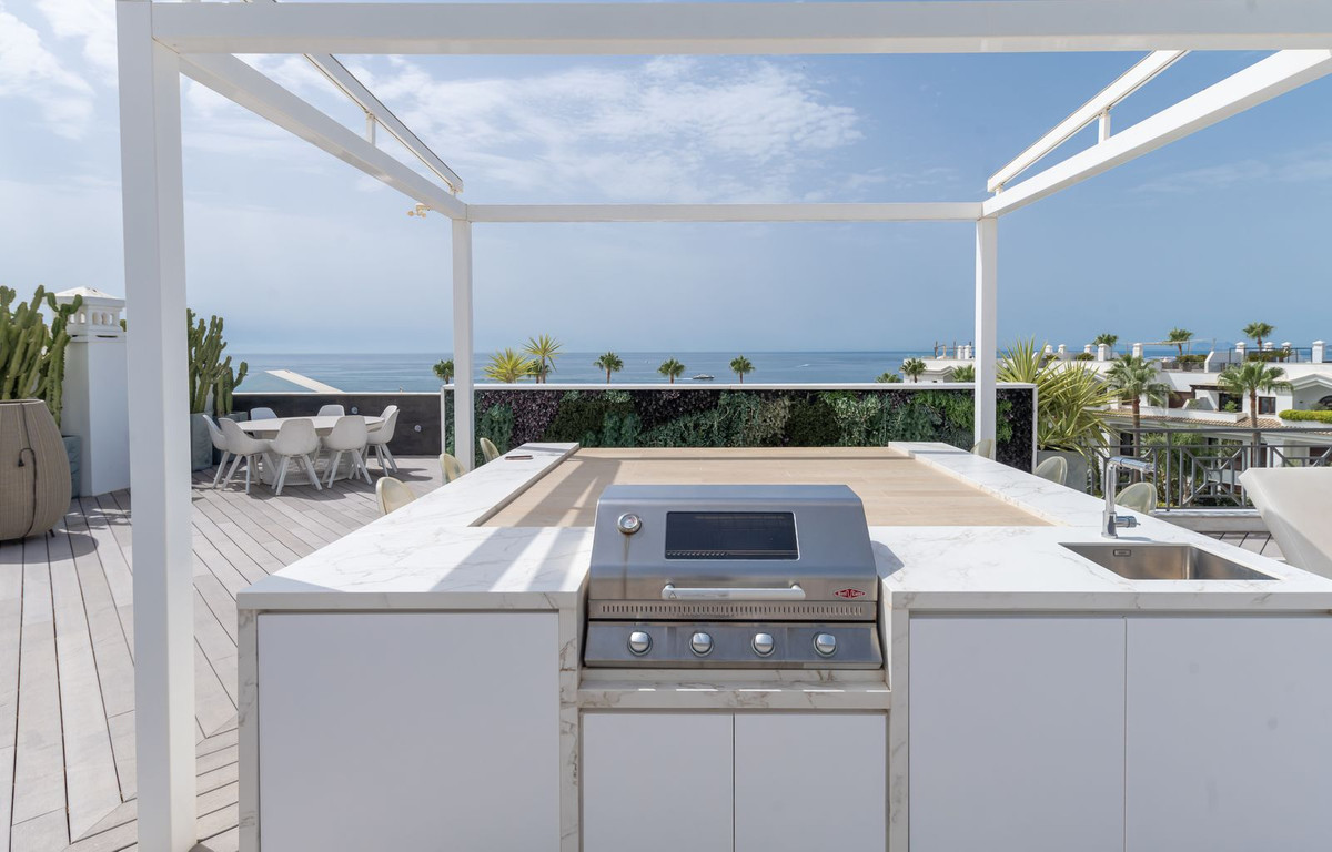 3 Bedroom Apartment in Estepona - Photo 37