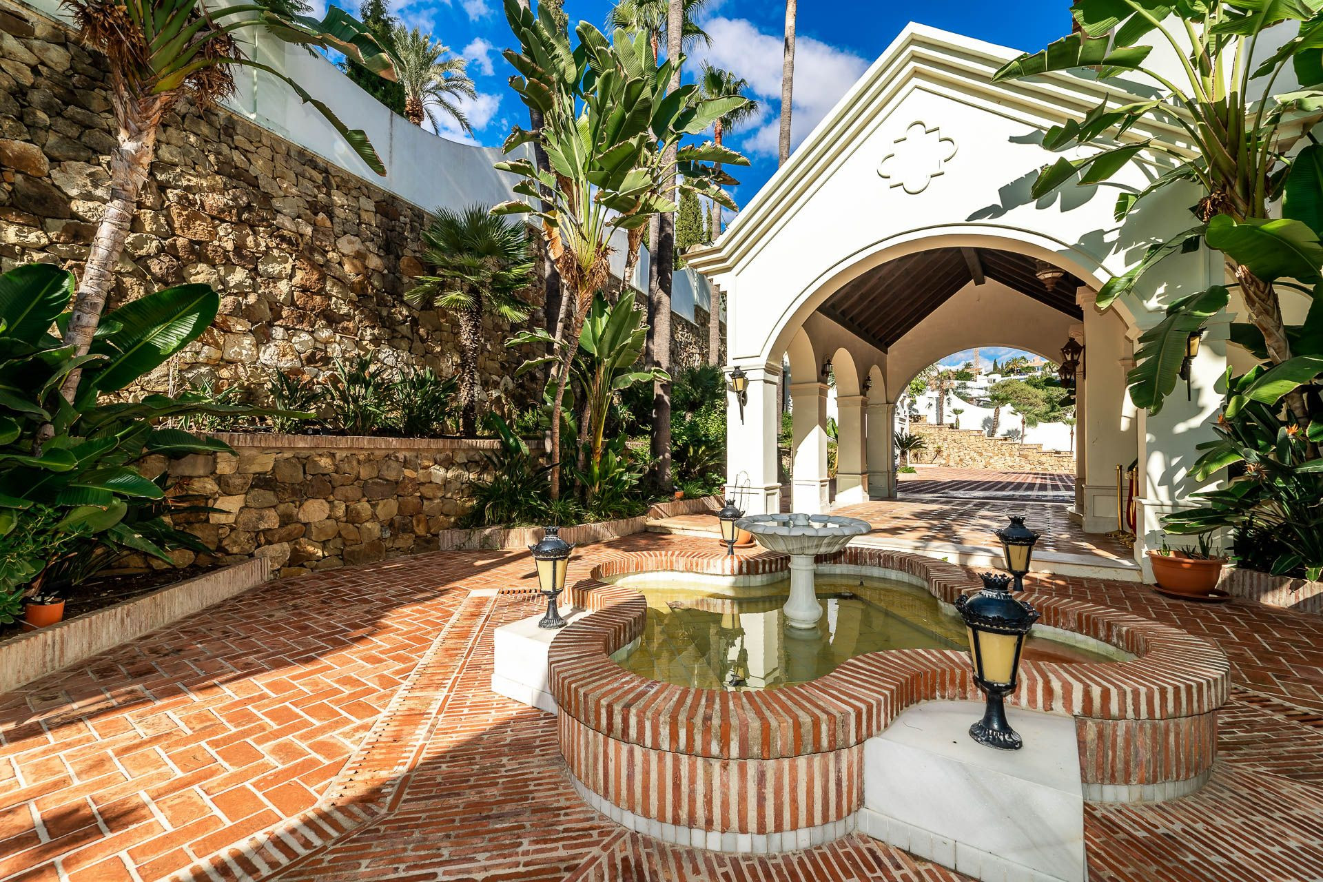 16 Bedroom Villa in Benahavís - Foto 18