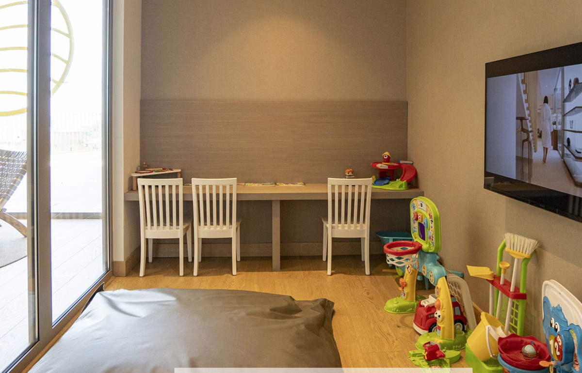 4 Bedroom Penthouse in Benahavís - Photo 29