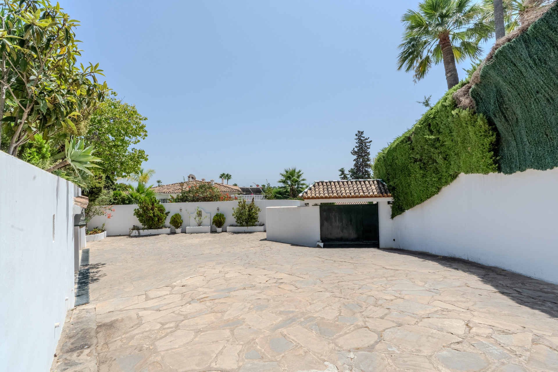 6 Bedroom Villa in Marbella - Photo 41