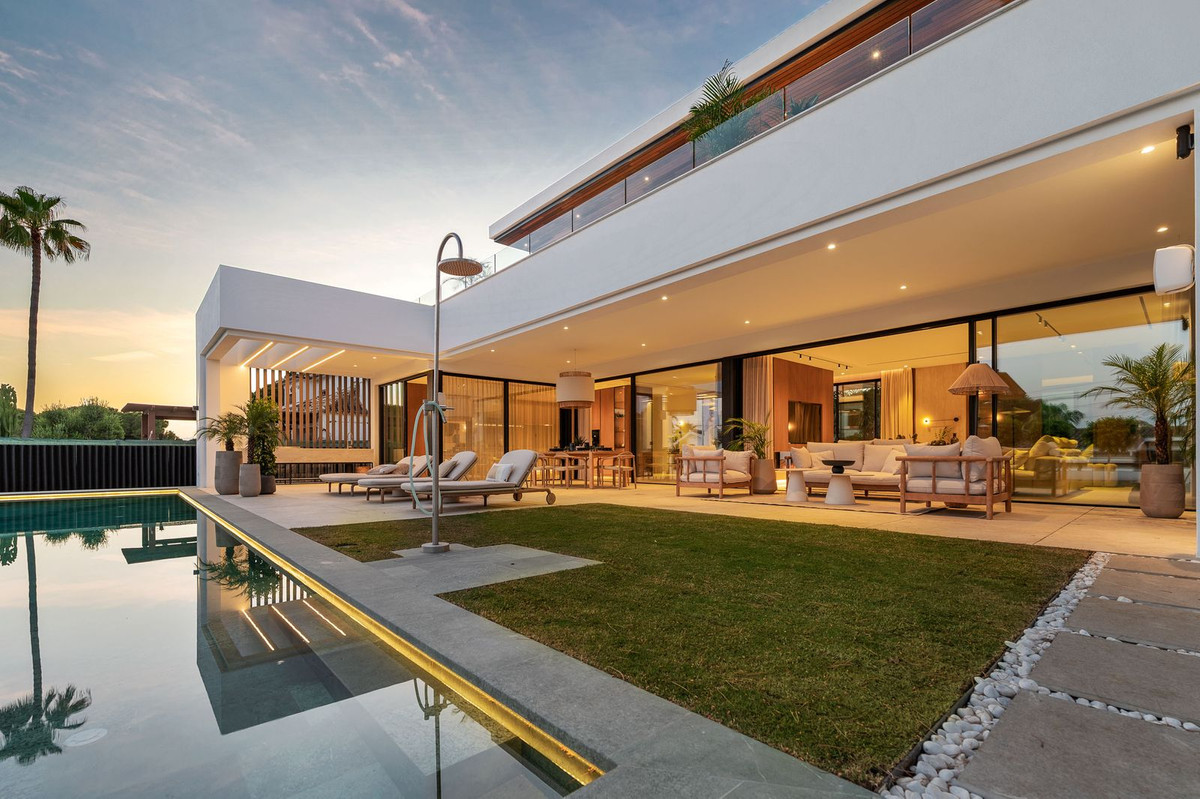 6 Bedroom Villa in Marbella - Photo 80