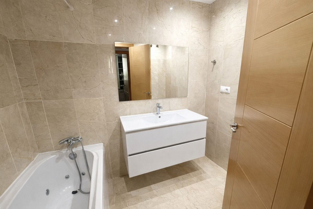 2 Bedroom Apartment in Benahavís - Foto 10