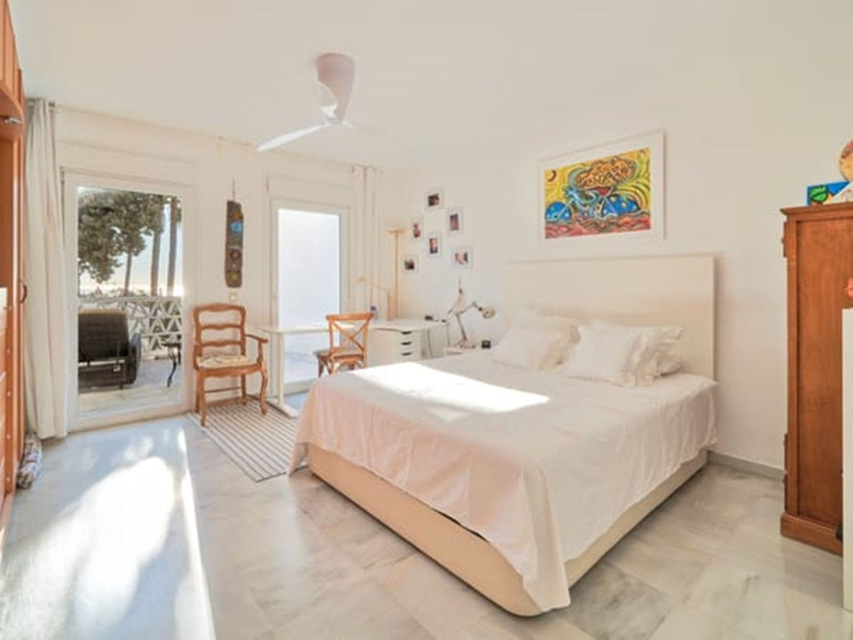 3 Bedroom Townhouse in Marbella - Photo 10