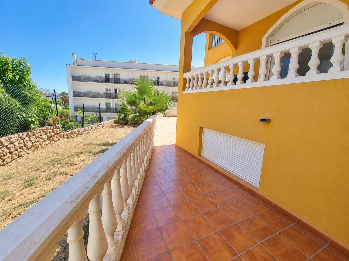 2 Bedroom Apartment in Benalmádena - Photo 10