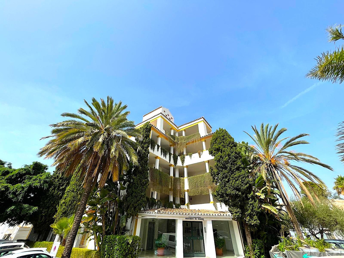 2 Bedroom Apartment in Marbella - Photo 12