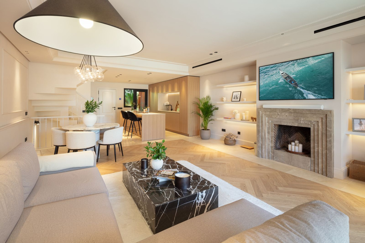 4 Bedroom Townhouse in Marbella - Photo 6