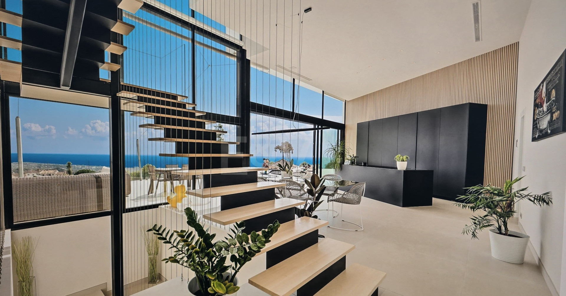 4 Bedroom Villa in Marbella - Photo 7