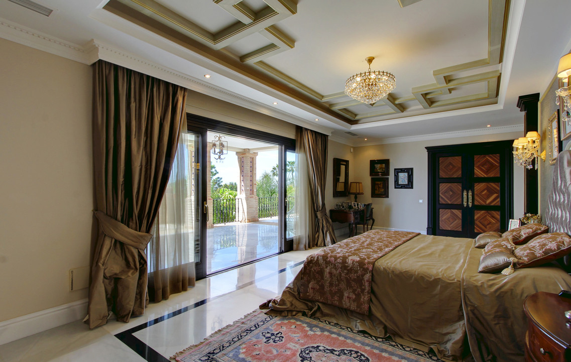 6 Bedroom Villa in Marbella - Photo 24