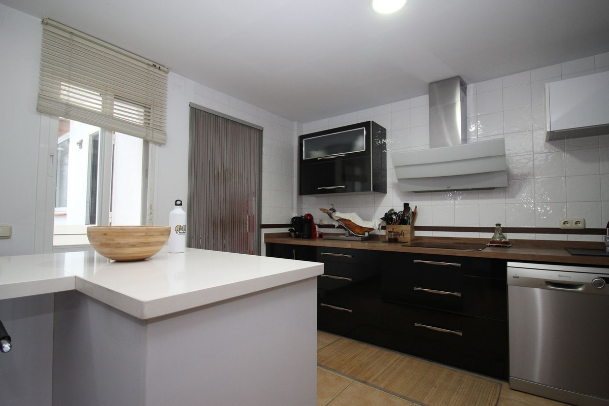 4 Bedroom Townhouse in Coín - Foto 2