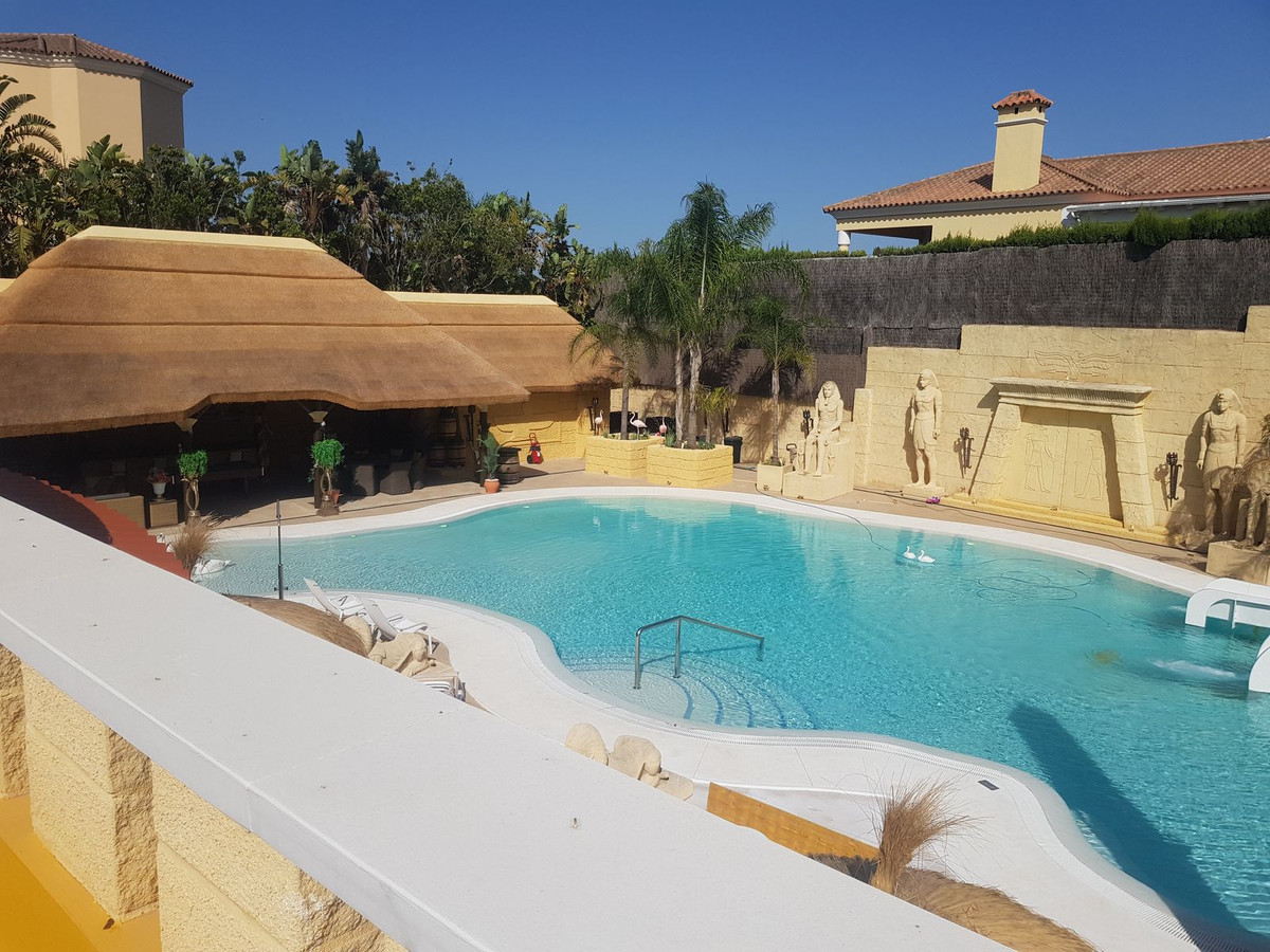6 Bedroom Villa in Sotogrande - Photo 40