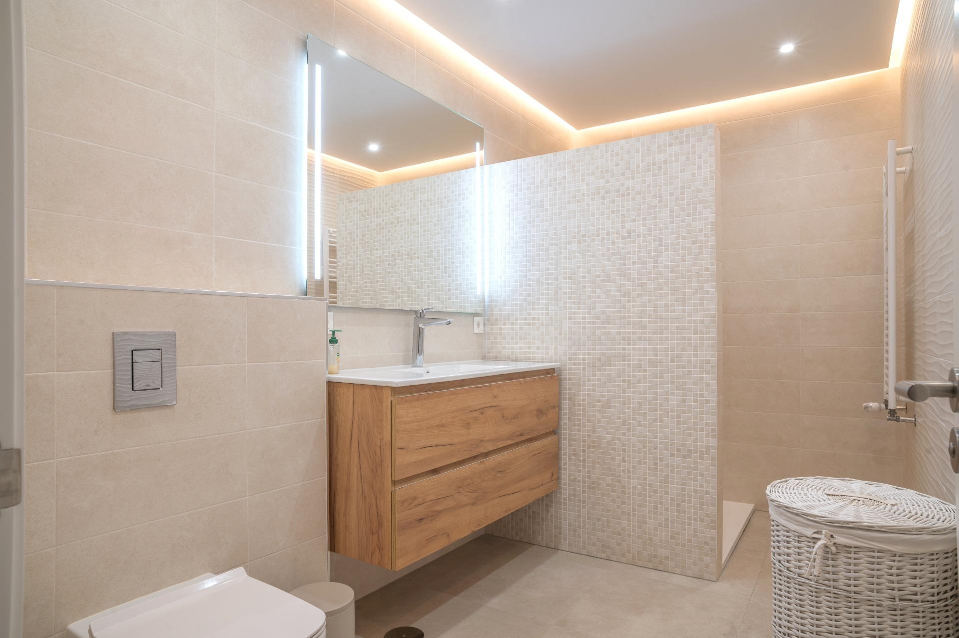 6 Bedroom Villa in Mijas - Photo 32