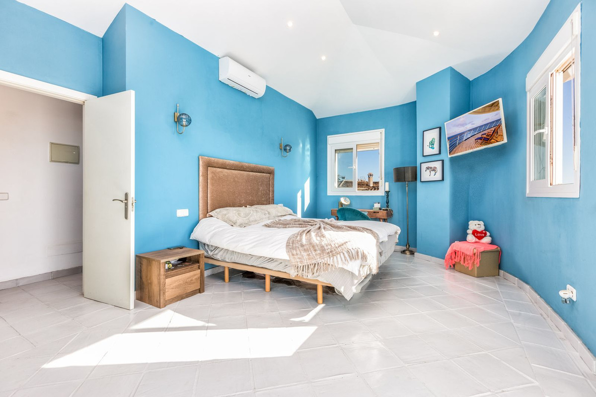 5 Bedroom Villa in Mijas - Photo 33
