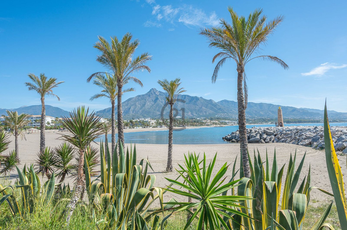 4 Bedroom Townhouse in Marbella - Photo 43