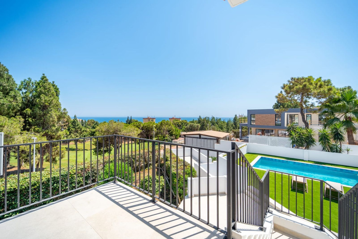 5 Bedroom Villa in Mijas - Photo 3