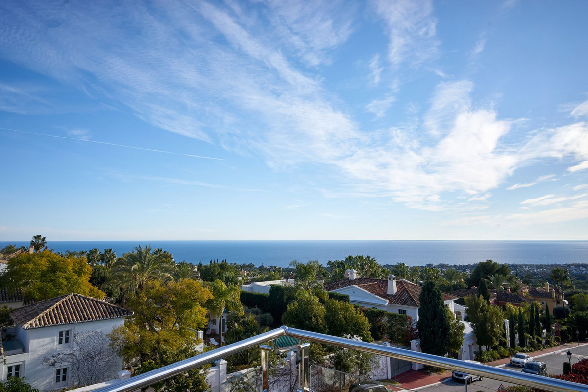 4 Bedroom Villa in Marbella - Photo 47