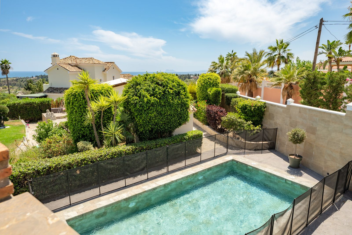 4 Bedroom Villa in Estepona - Photo 29