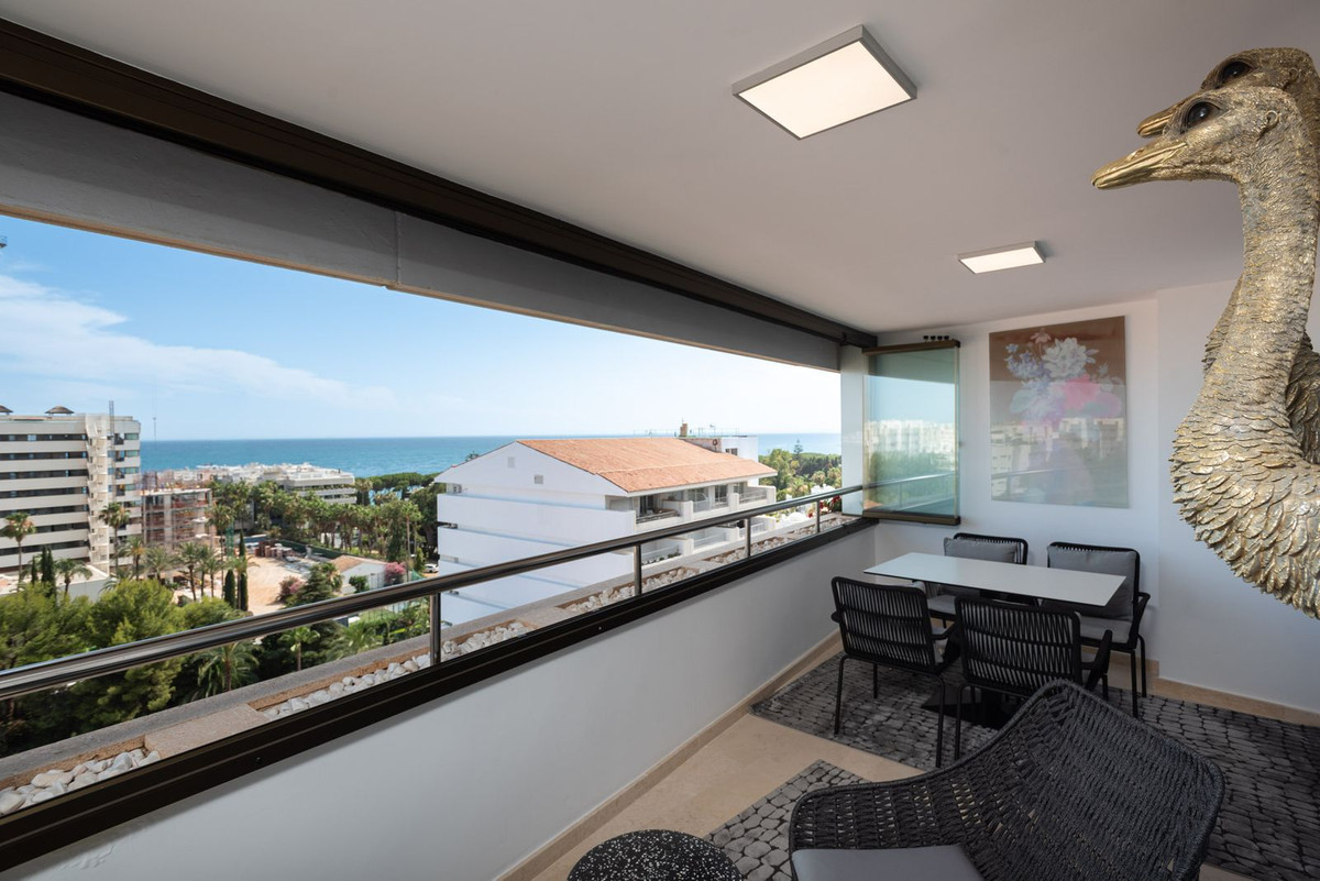 2 Bedroom Apartment in Marbella - Photo 2
