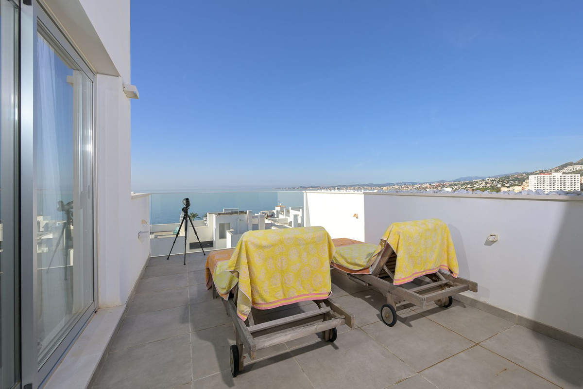 3 Bedroom Penthouse in Benalmádena - Photo 10