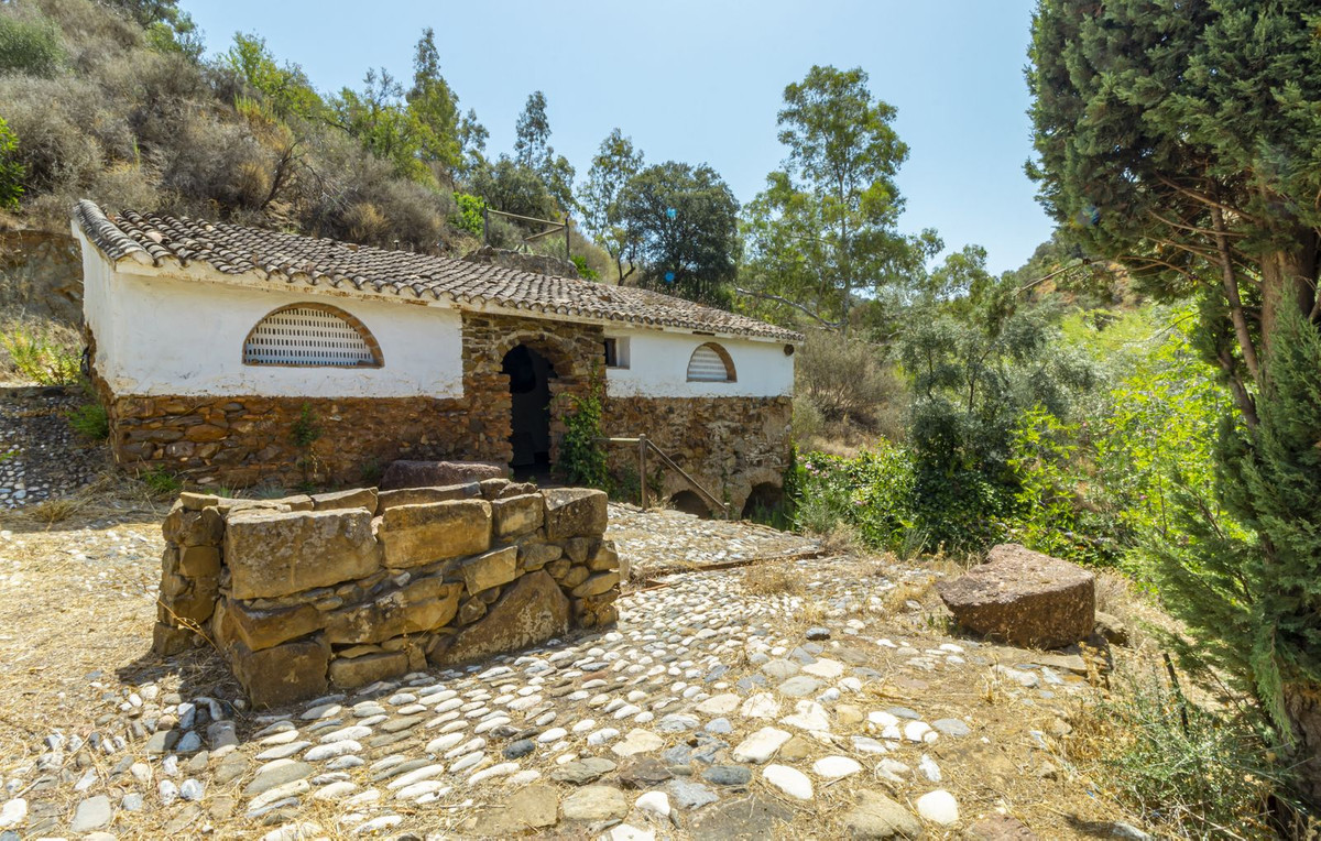 11 Bedroom Country house in Guaro - Photo 44