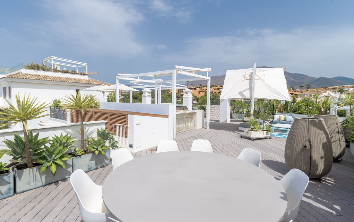 3 Bedroom Apartment in Estepona - Photo 42