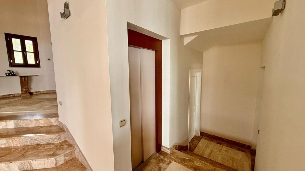 5 Bedroom Villa in Benahavís - Фото 29