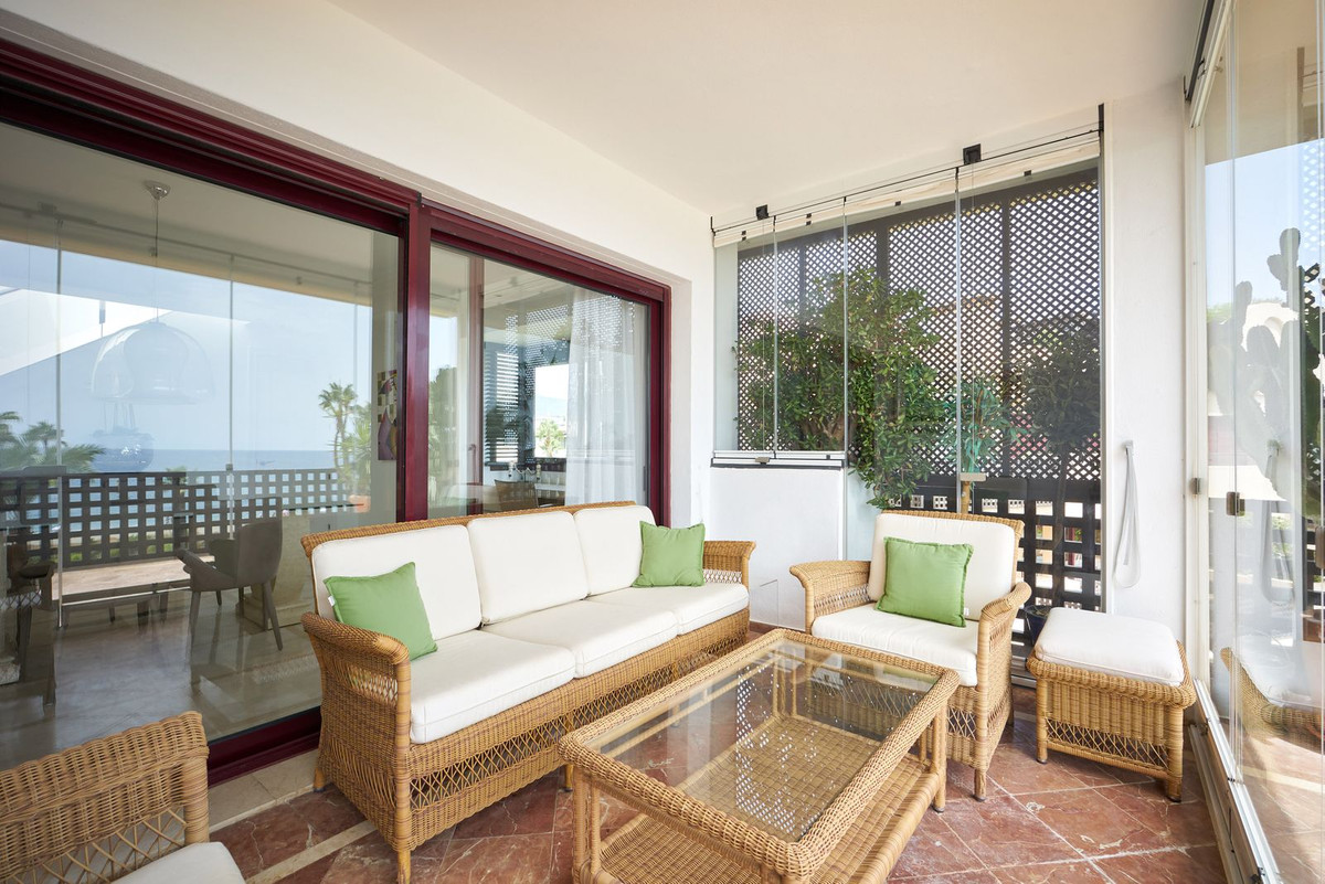 3 Bedroom Penthouse in Estepona - Photo 34