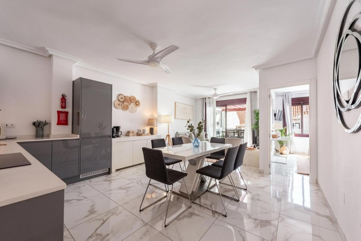 3 Bedroom Apartment in Marbella - Photo 4