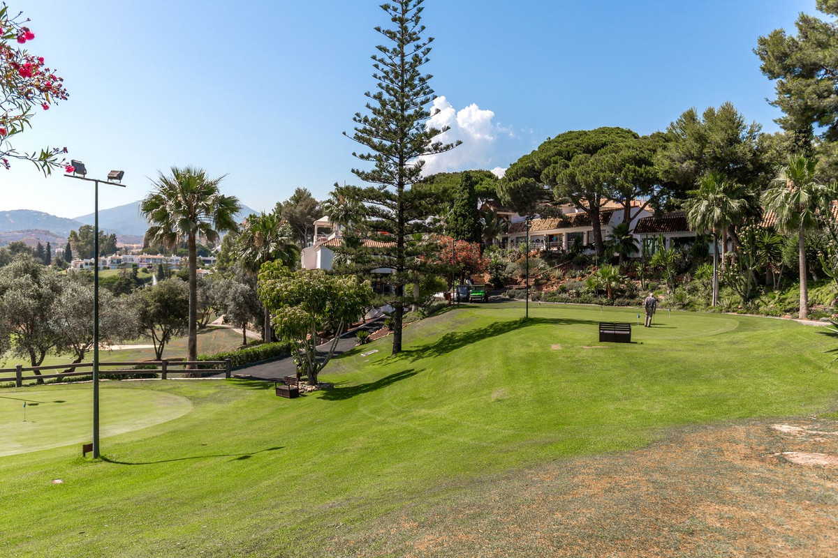 2 Bedroom Townhouse in Marbella - Photo 15