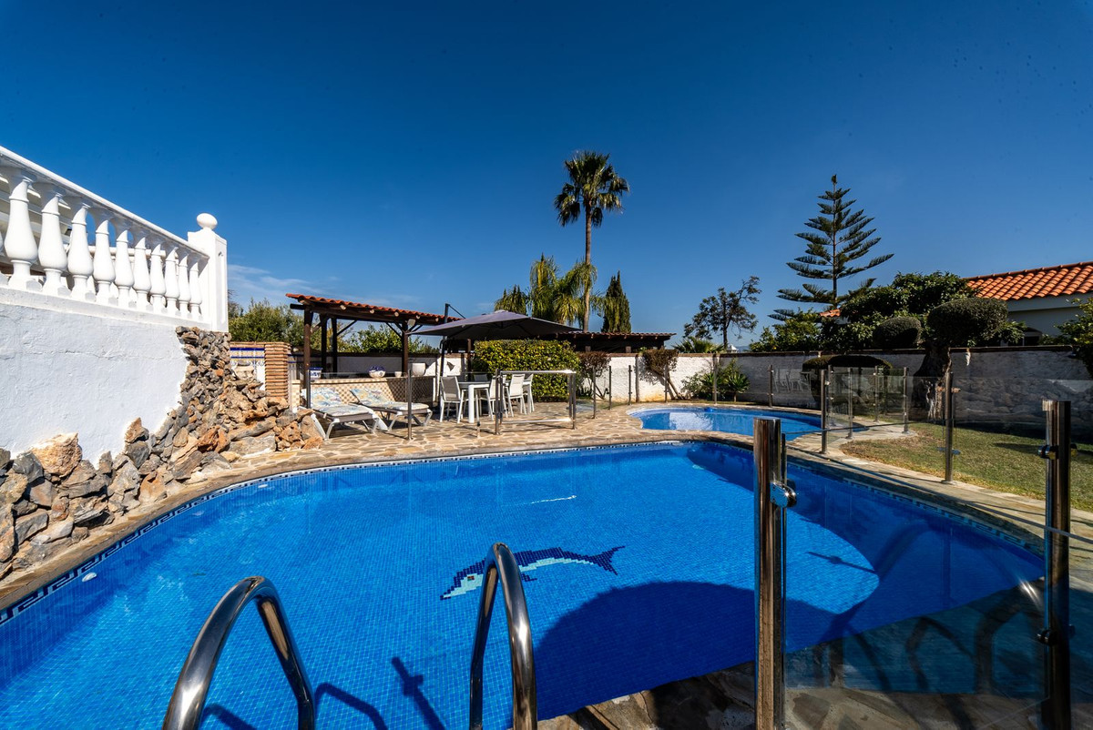 5 Bedroom Villa in Alhaurín de la Torre - Photo 54