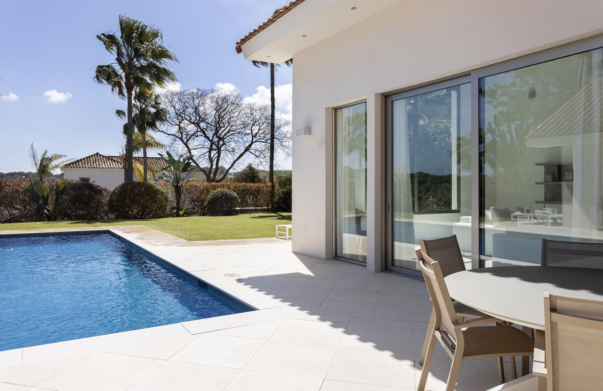 5 Bedroom Villa in San Roque - Photo 6