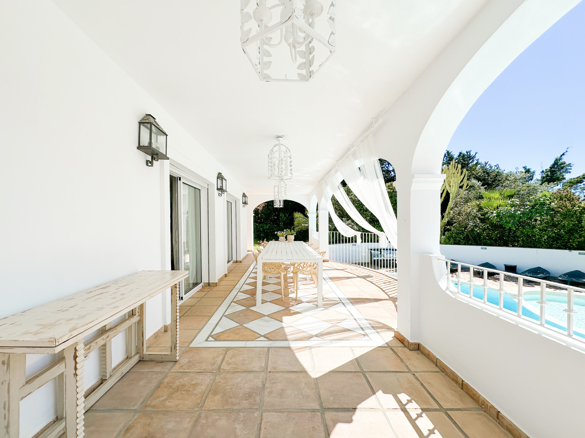 6 Bedroom Villa in Estepona - Photo 13