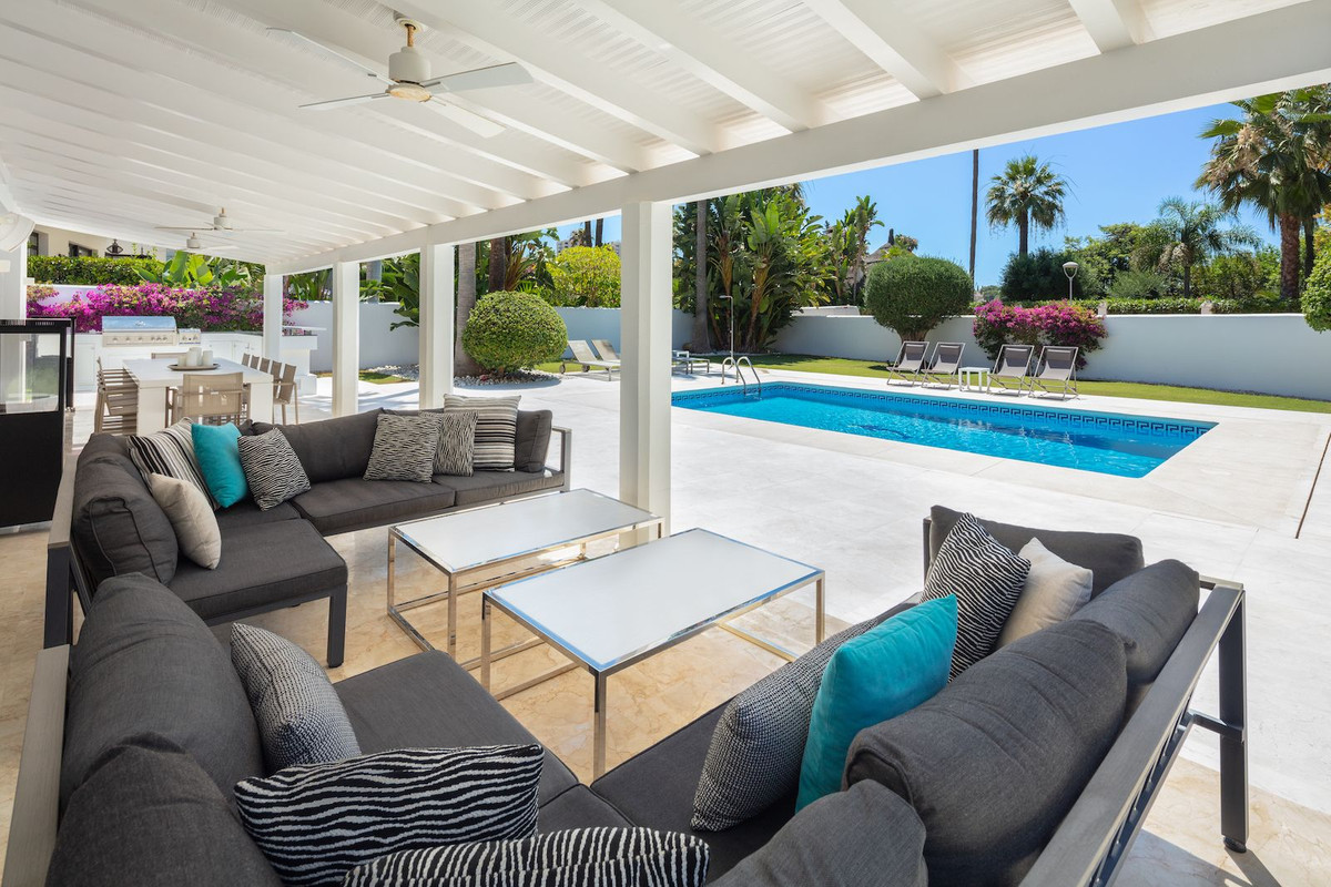 4 Bedroom Villa in Marbella - Photo 16