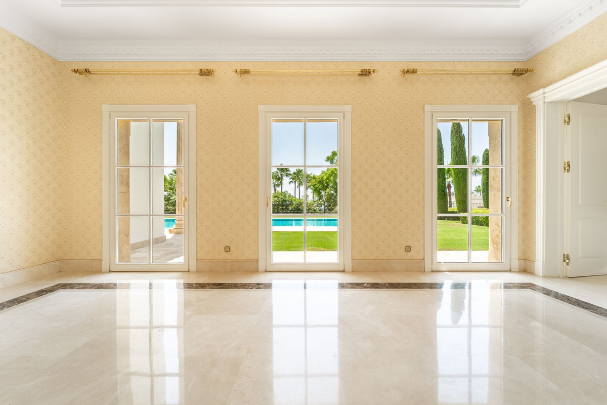 10 Bedroom Villa in Marbella - Photo 10