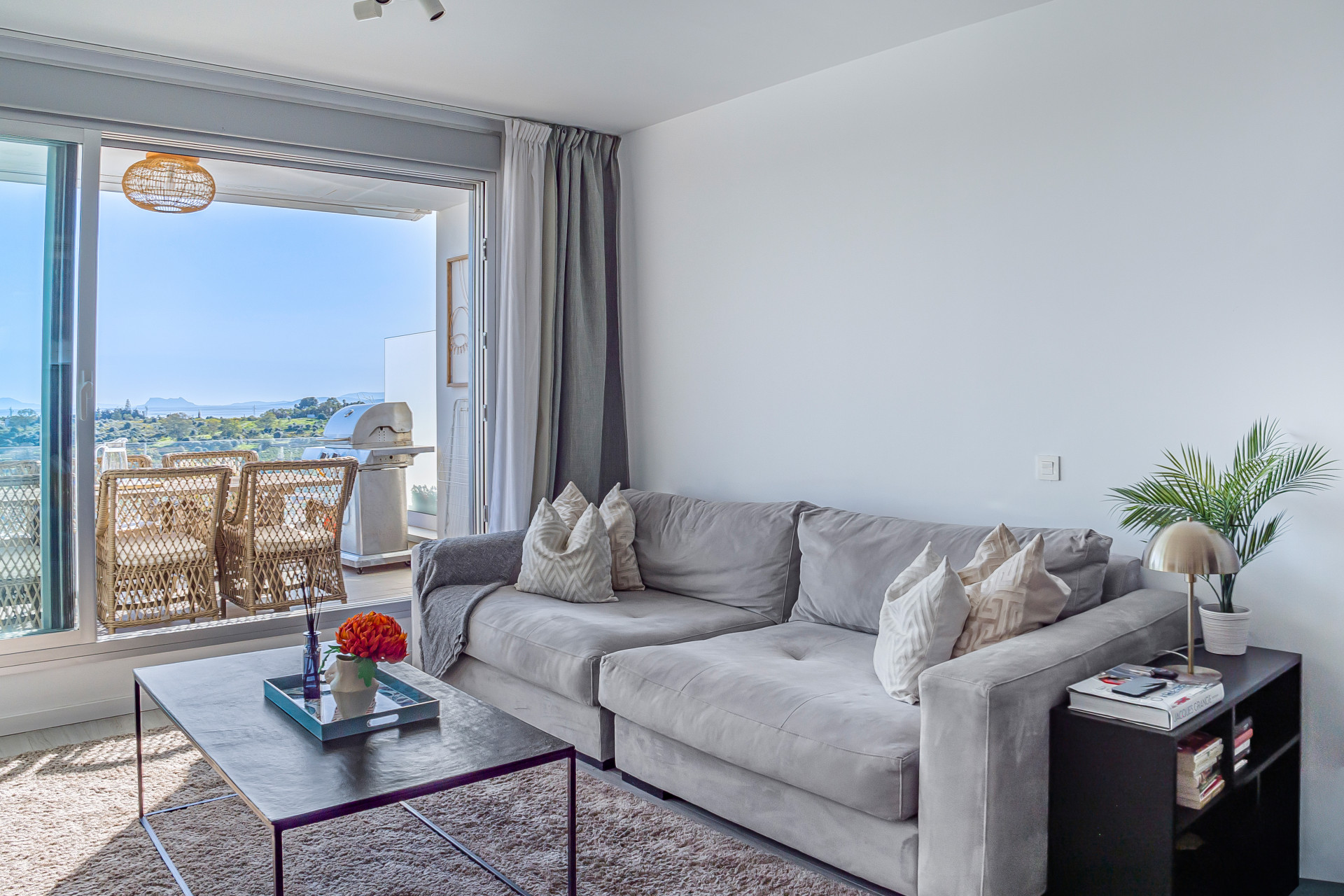 3 Bedroom Apartment in Estepona - Photo 12