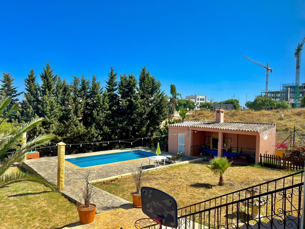 6 Bedroom Villa in Estepona - Photo 39