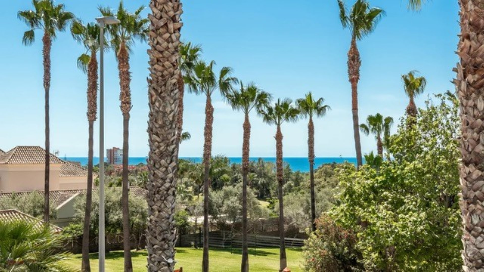 4 Bedroom Villa in Marbella - Photo 24
