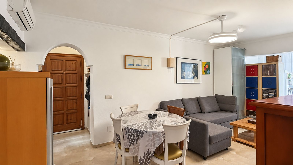 2 Bedroom Apartment in Mijas - Photo 7