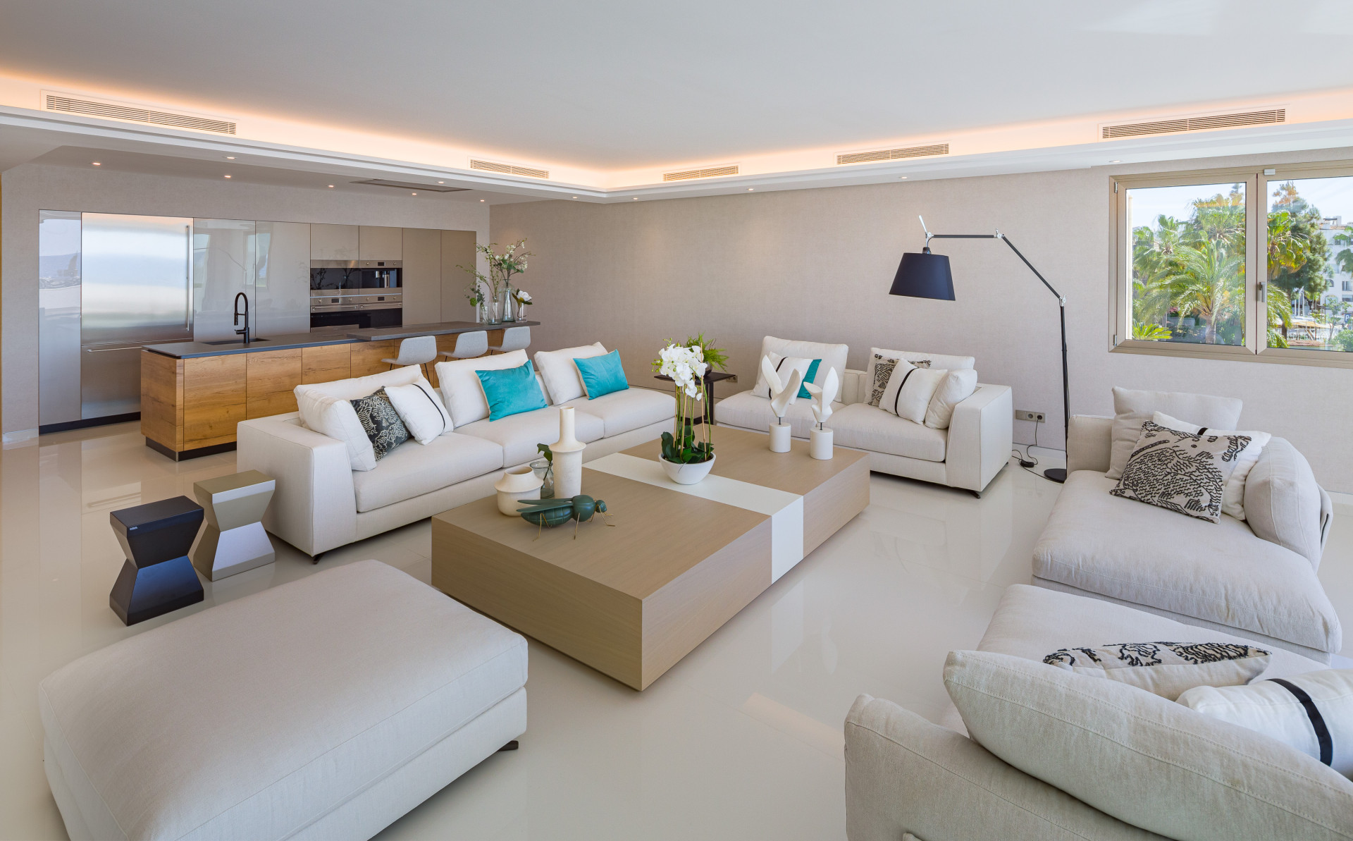 4 Bedroom Apartment in Marbella - Photo 4