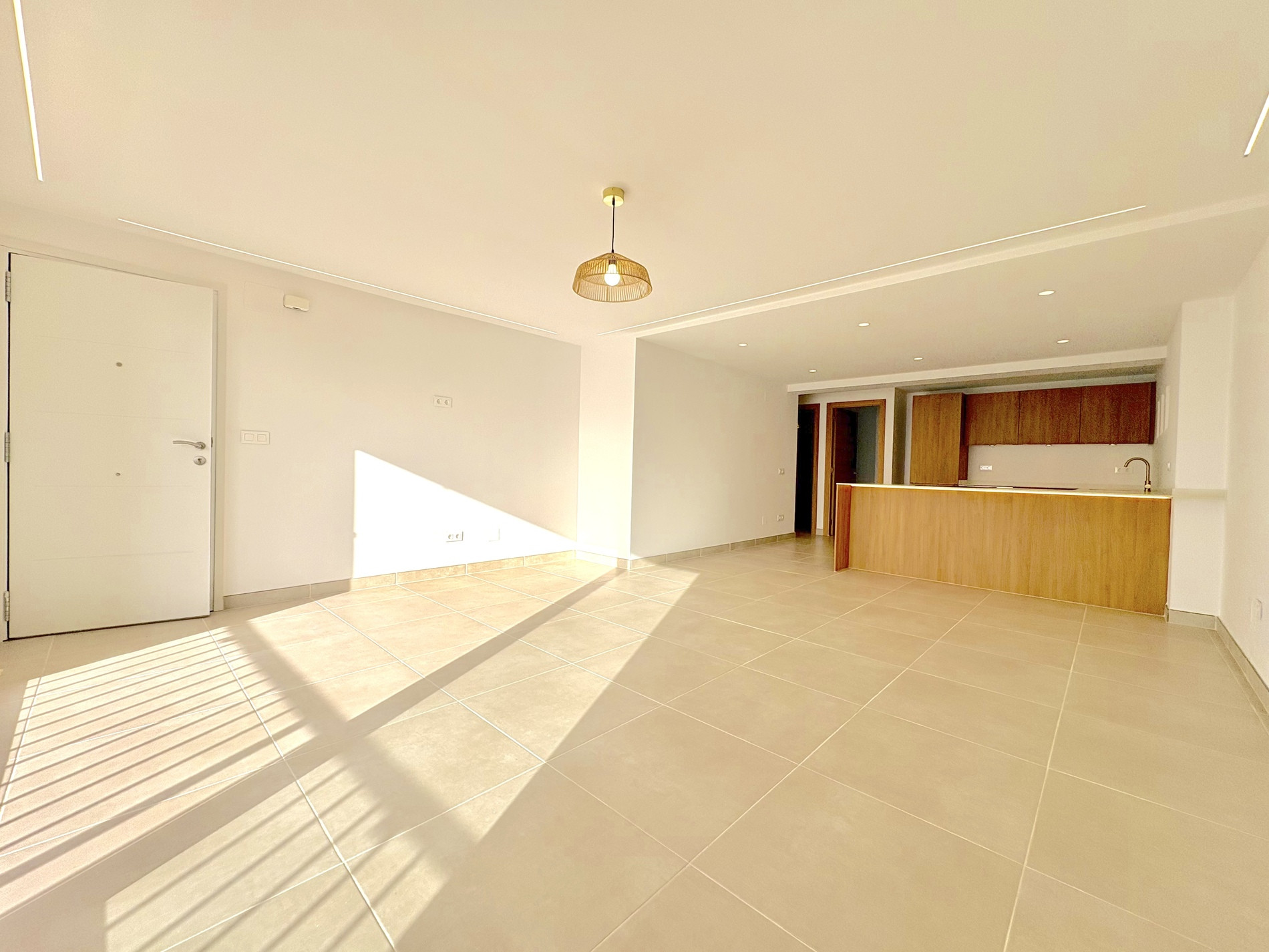 2 Bedroom Apartment in Fuengirola - Photo 4