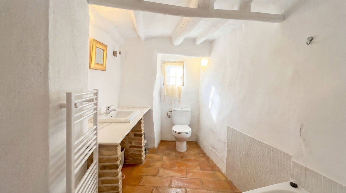 9 Bedroom Country house in Villanueva del Rosario - Photo 33