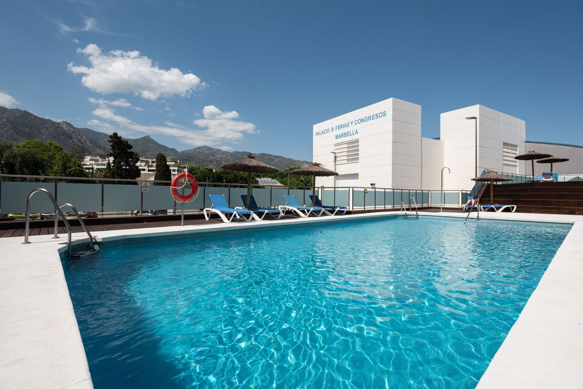 2 Bedroom Apartment in Marbella - Photo 23