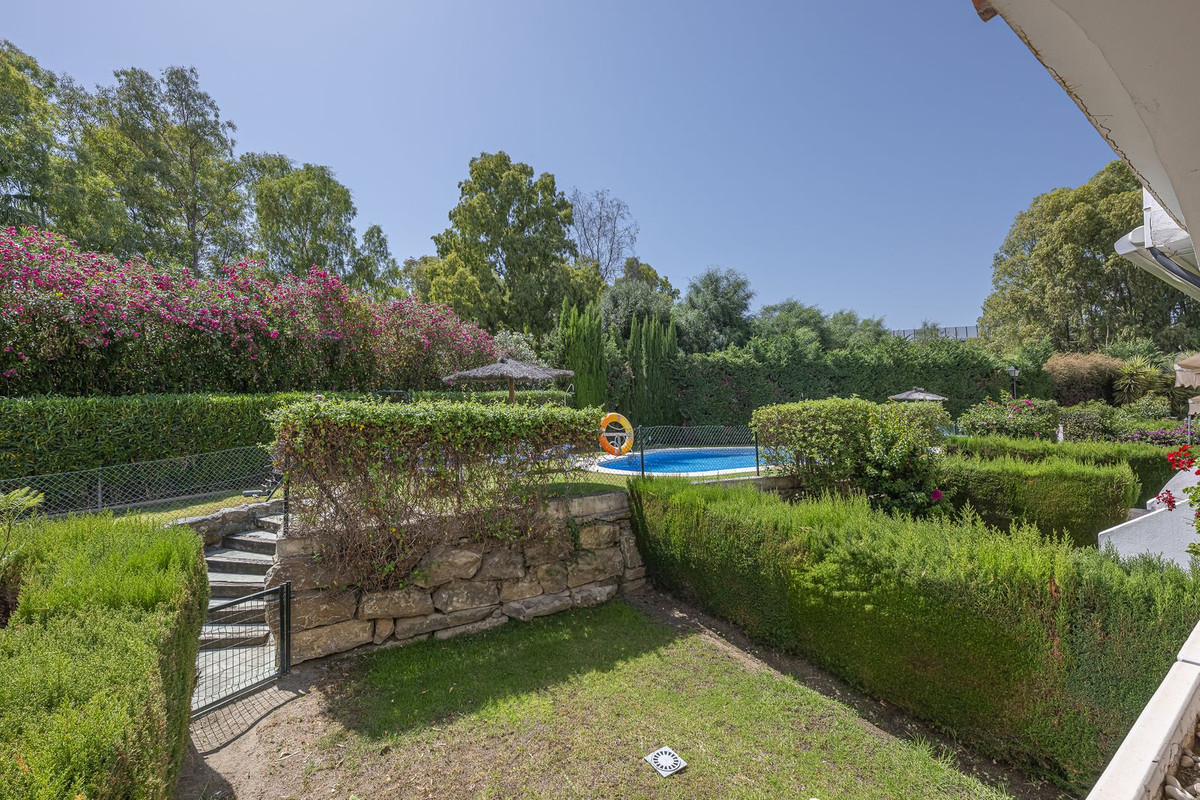 4 Bedroom Townhouse in Marbella - Photo 2