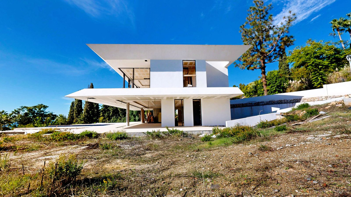 6 Bedroom Villa in Marbella - Photo 27