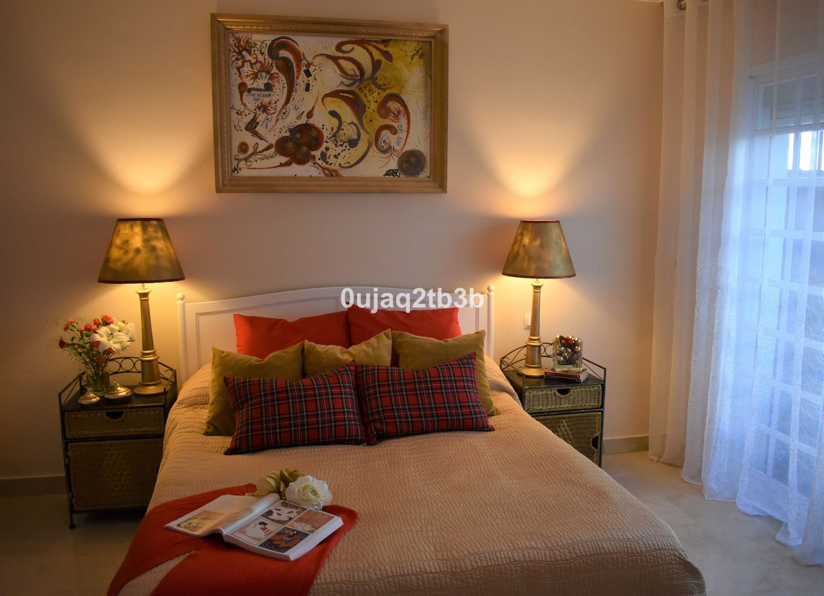 2 Bedroom Townhouse in Marbella - Photo 29