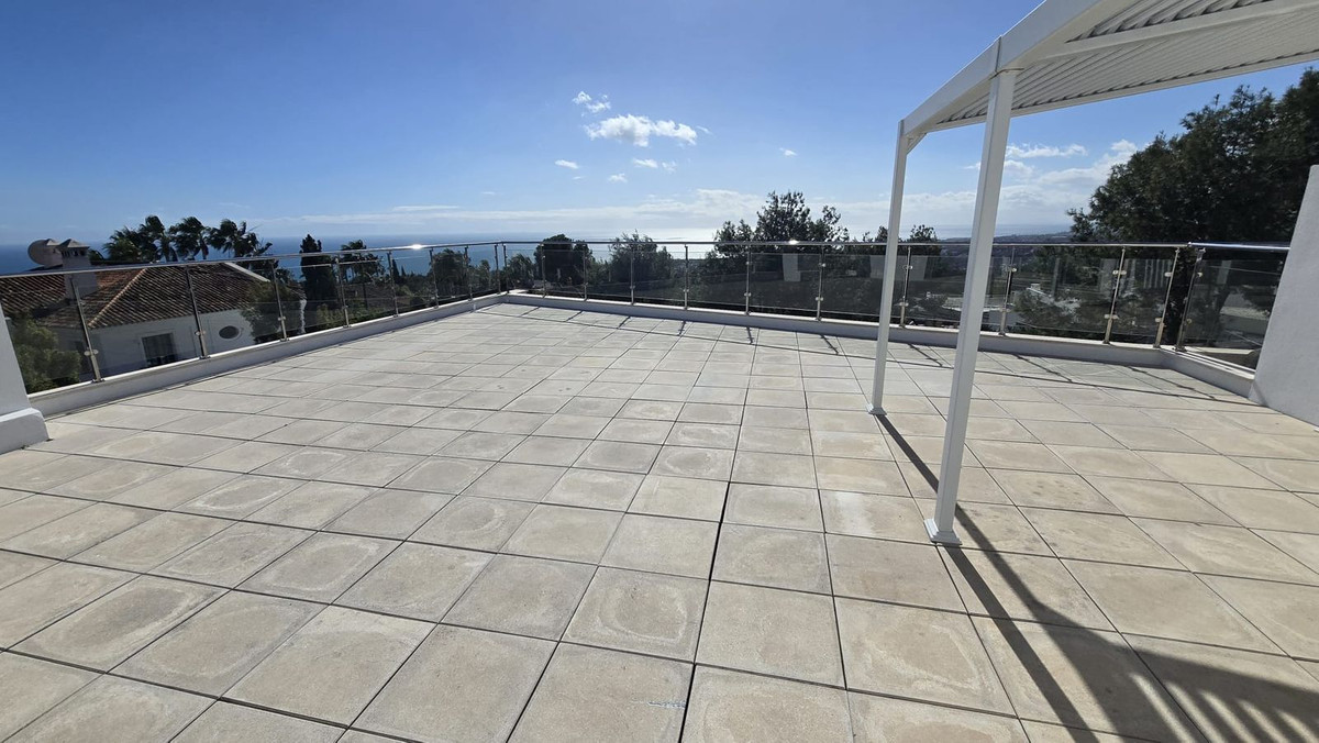 5 Bedroom Villa in Marbella - Photo 31