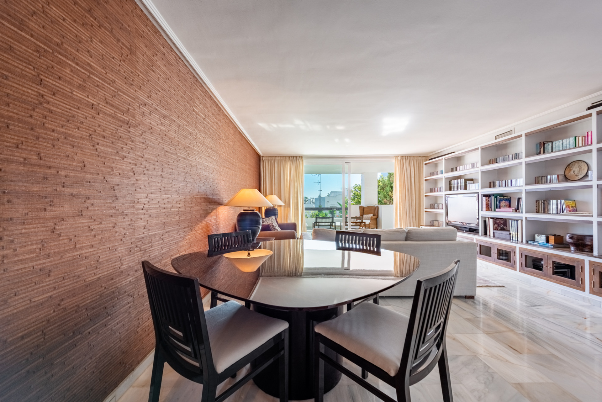2 Bedroom Apartment in Estepona - Photo 5