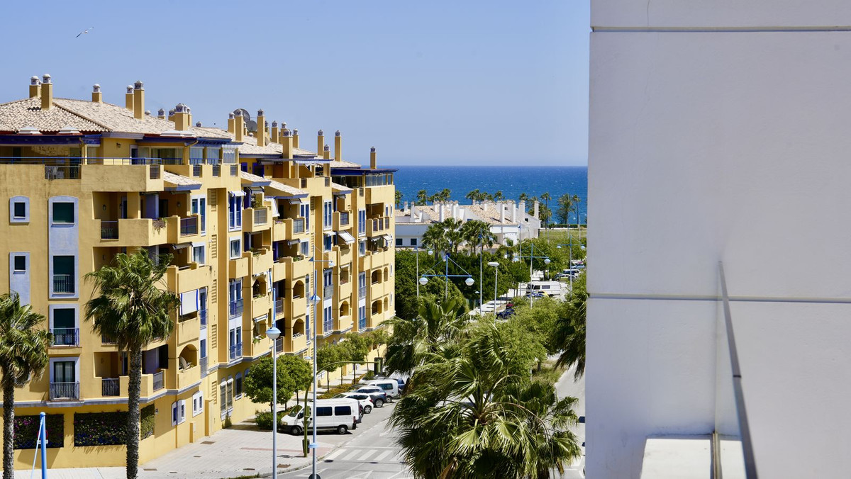 3 Bedroom Penthouse in San Pedro de Alcántara - Photo 22