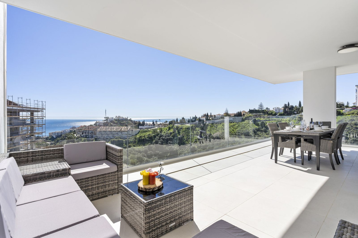 3 Bedroom Apartment in Fuengirola - Photo 6