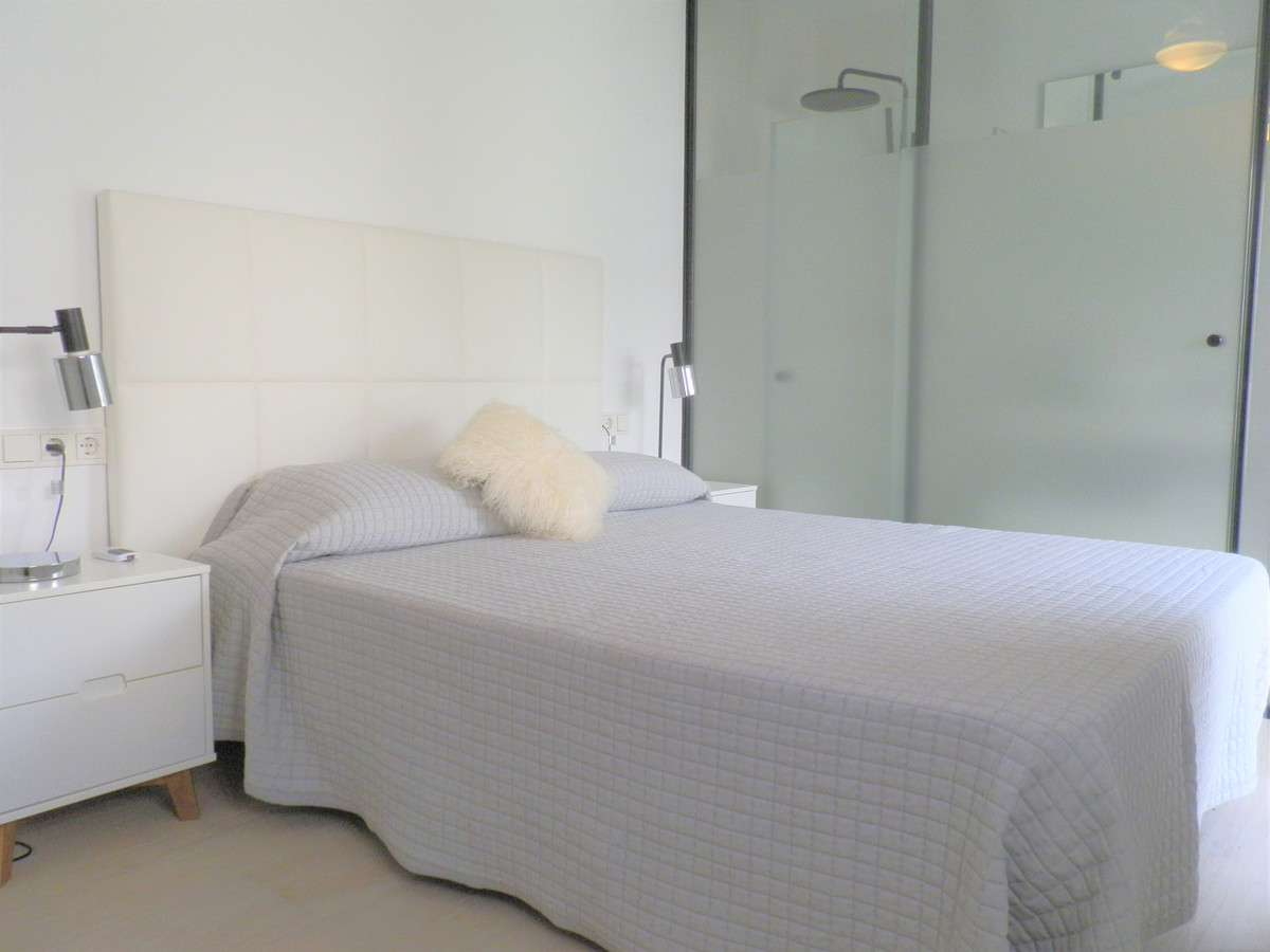 2 Bedroom Townhouse in Marbella - Photo 14
